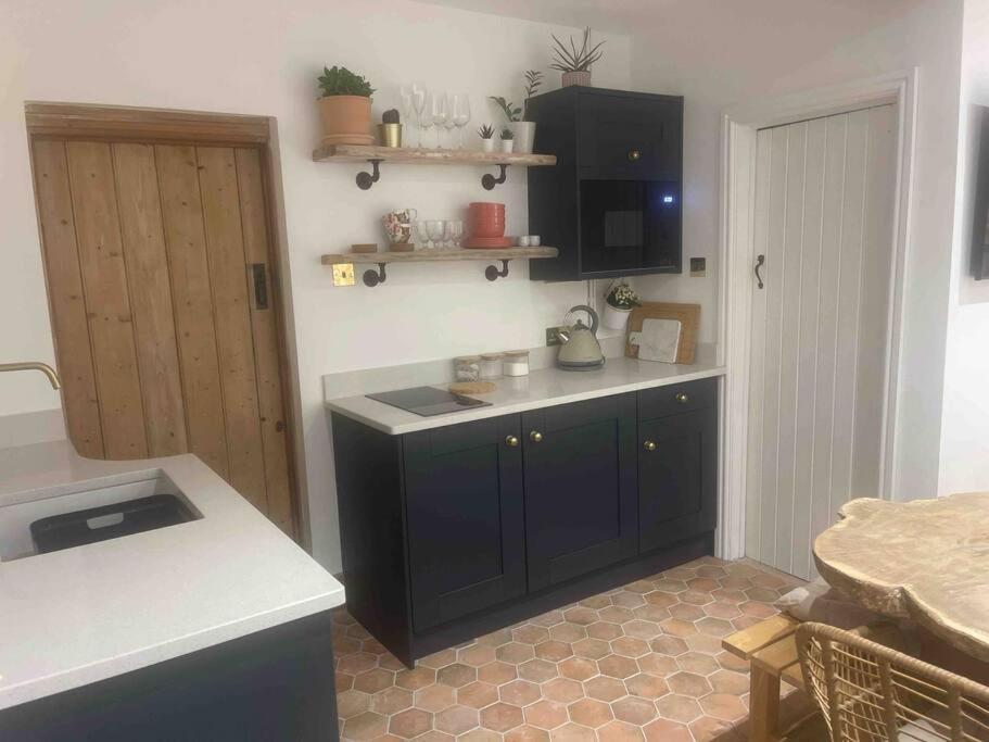 Ferienwohnung Sunnyside At Scurlage Farm Swansea Exterior foto